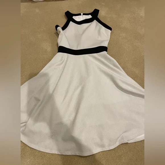 open lace back dress Black & White Araminta Dress (Juniors)